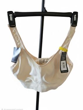 NWT Bali Wireless Bralette in Nude/Beige